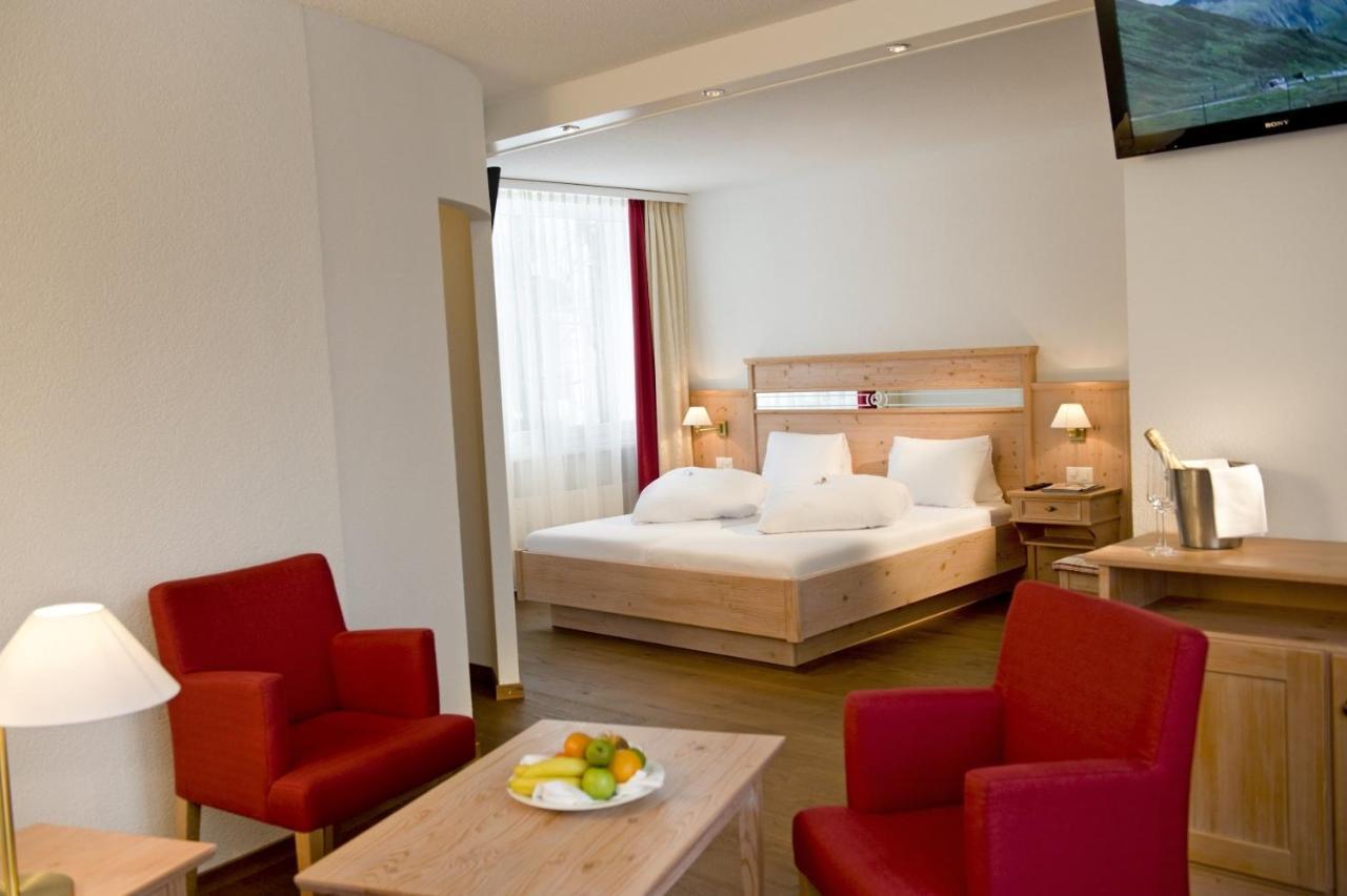 Hotel Quellenhof Лойкербад Экстерьер фото